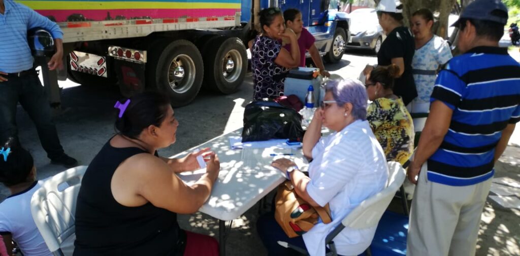 Las Clínicas Móviles del Ministerio de Salud se desplazan en los barrios 