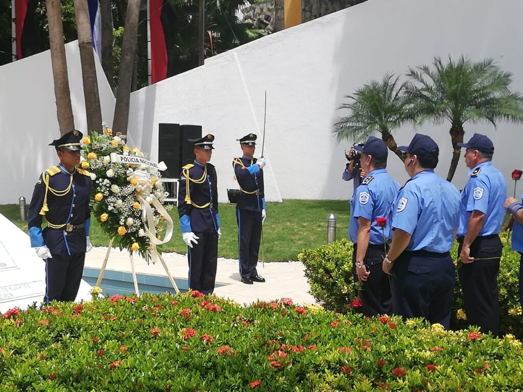 Jefatura de la Policía Nacional rinde homenaje a Carlos Fonseca Amador