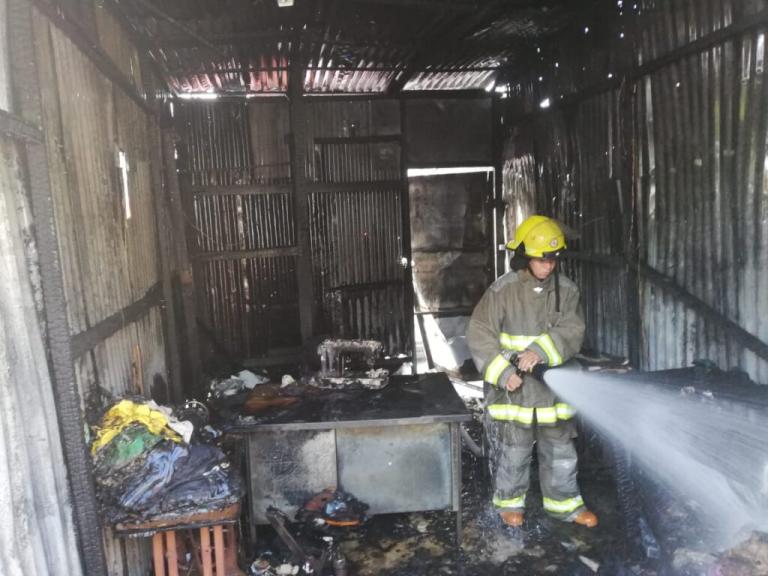 Incendio afecta varios tramos en el sector del Zumen, en Managua
