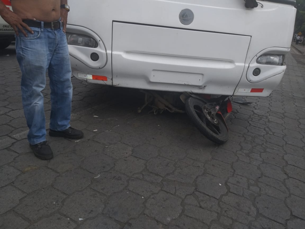 Accidente bus motocicleta