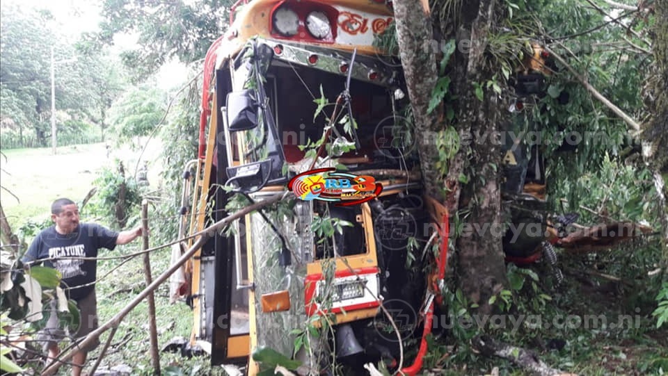 El autobús sufrió desperfectos mecánicos en plena marcha