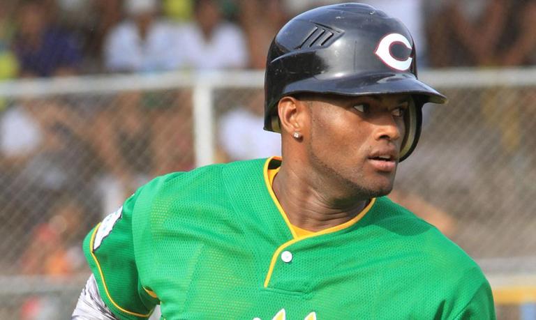 Britton se mantiene como líder de bateo en la primera división