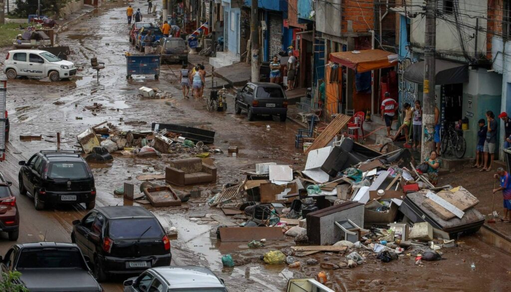 Fuertes lluvias en Brasil cobra la vida de 12 personas 