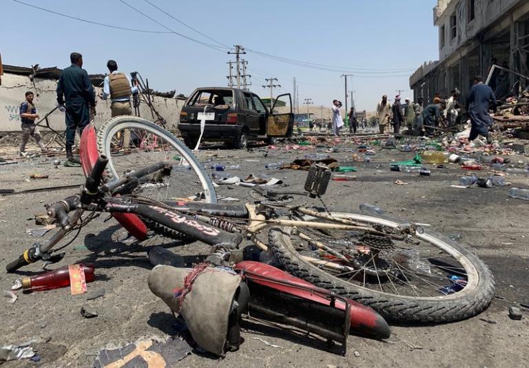 Afganistán: Al menos 12 muertos en tres atentados en Kabul
