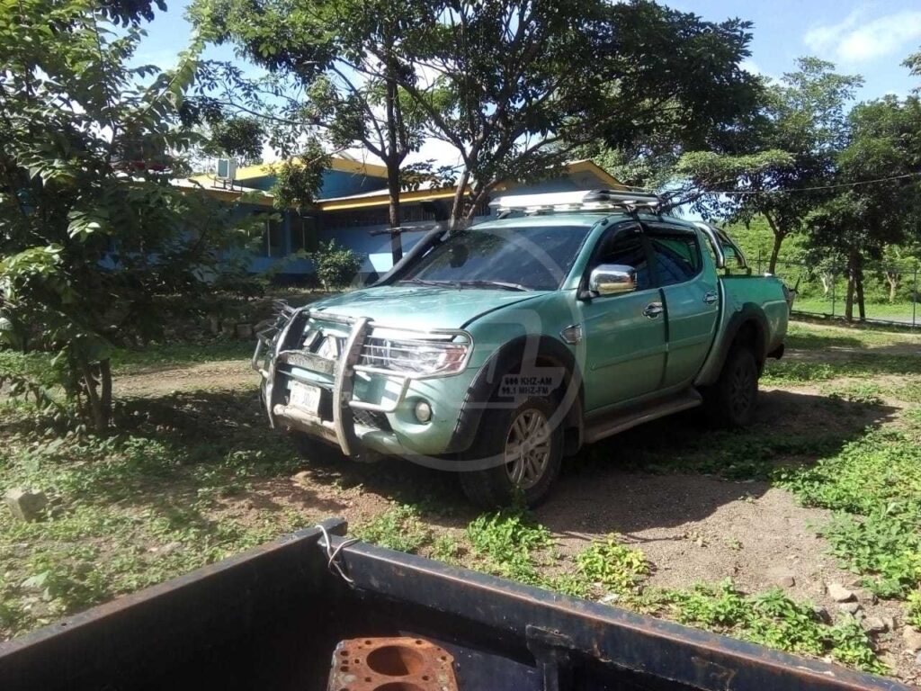 Contra esta camioneta chocó el hoy finado