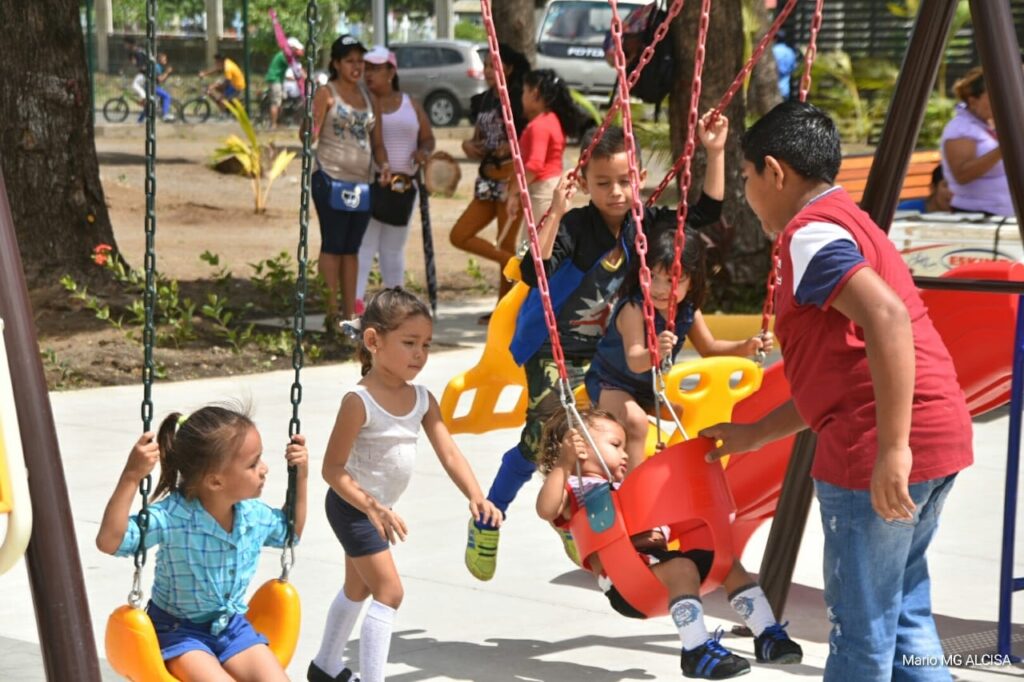 Aquí estamos juntos en familia celebrando el Día de la Alegría, indicó la vicealcaldesa de Ciudad Sandino