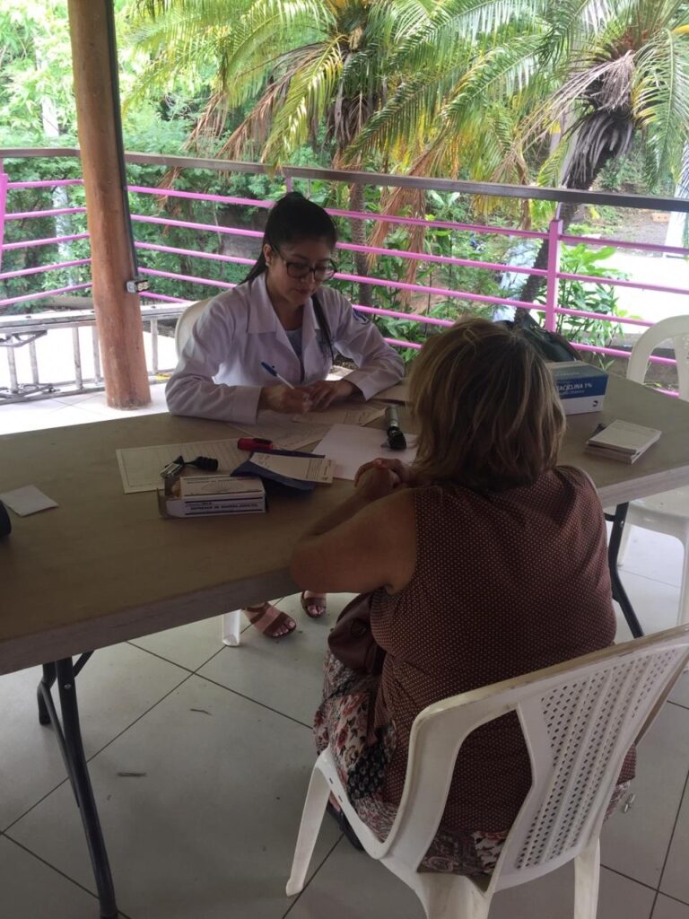 Los pacientes recibieron además su respectivo medicamento