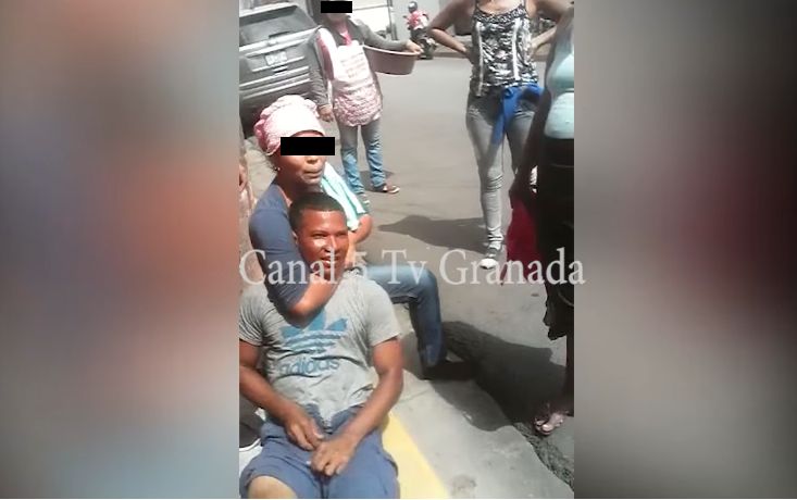 Un grupo de meseras detuvo a un delincuente en Granada. Foto cortesía Canal 5 de Granada