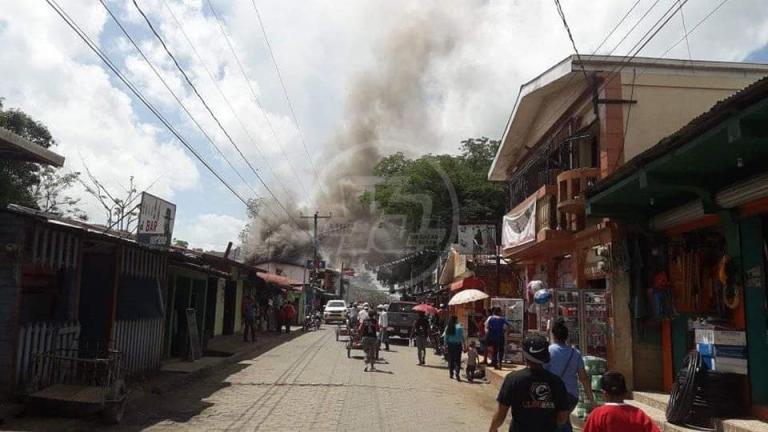 Incendio destruye una veterinaria en Rosita