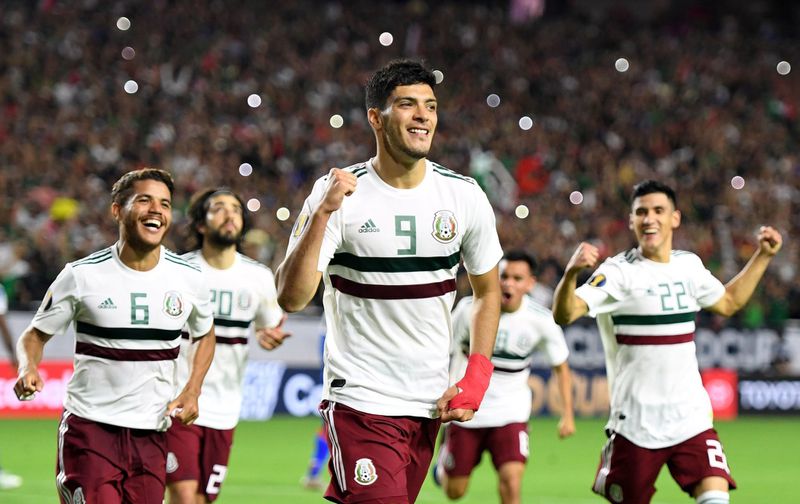 Raúl Jiménez anotó el único gol de México