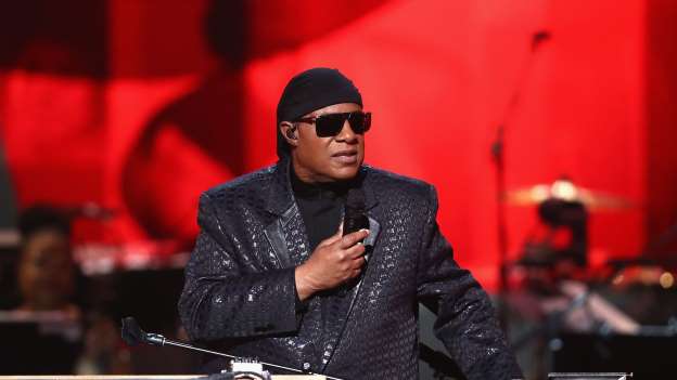 Stevie Wonder se somenterá a trasplante de riñón