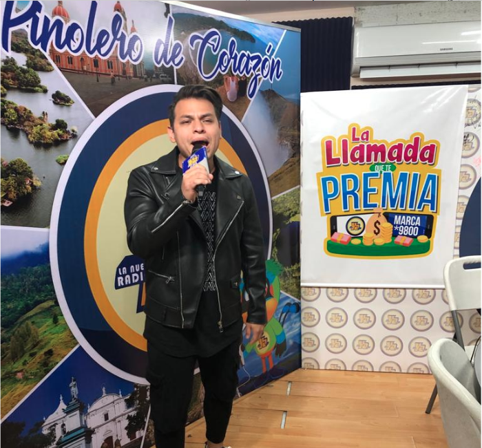 El cantante cristiano Lowsan Melgar