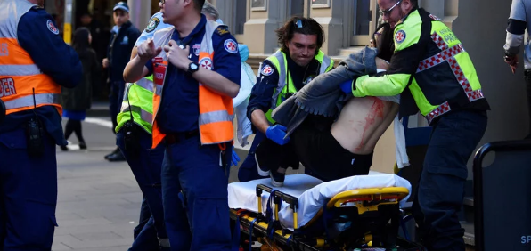 Desquiciado asesina a puñaladas a una mujer en las calles de Australia 