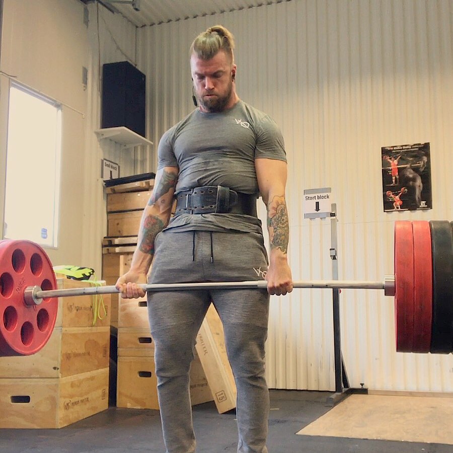 Oskar Arngården practicando crossfit