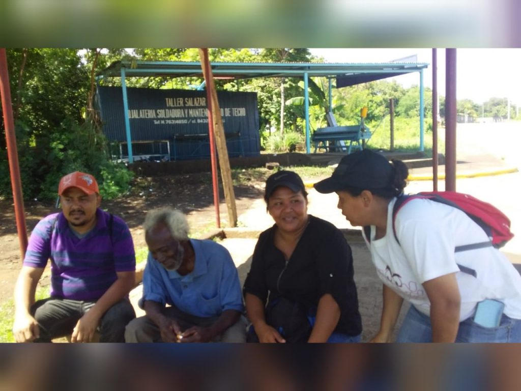 Gilberto de La Rosa González junto a su familia