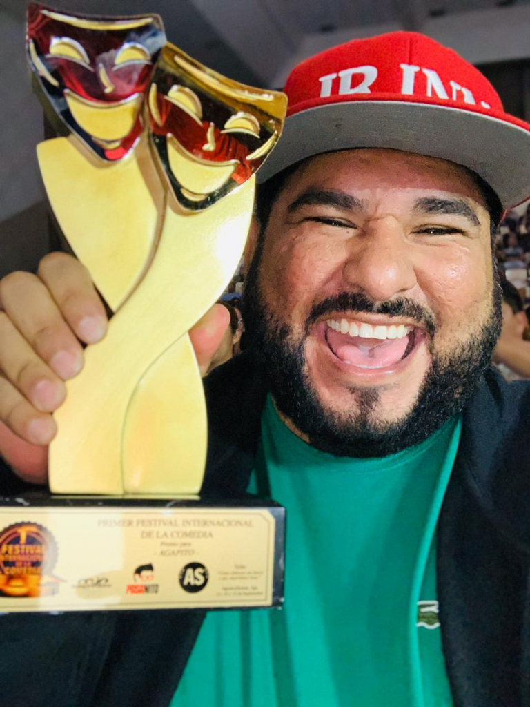 JR ganó un premio en el Primer Festival Internacional en México