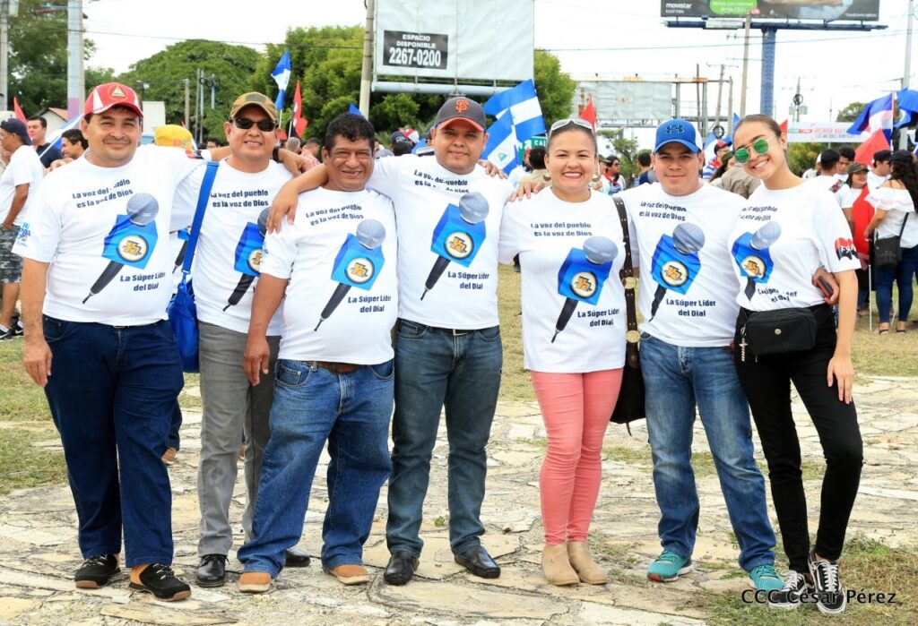 Desde la Rotonda El Periodista, los comunicadores celebraron los tiempos de paz 