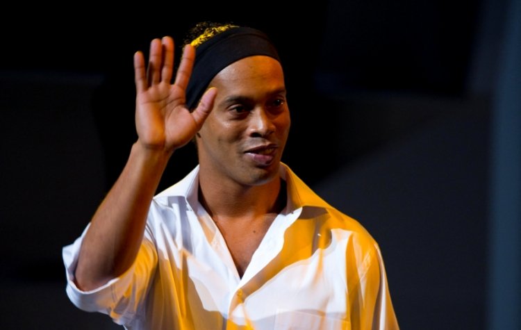 Ronaldinho Gaucho jugará en Colombia