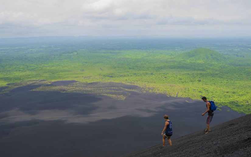 Senderismo en volcán Cerro Negro Nicaragua