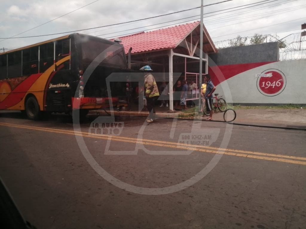 Un bus cogió fuego este fin de semana en Managua