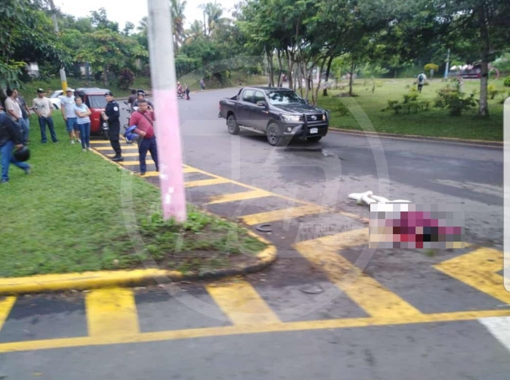 Un muerto y dos lesionado dejó un accidente en moto en la rotonda de Catarina