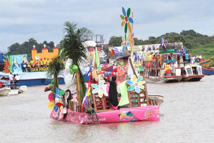 Carnaval Acuático en San Carlos