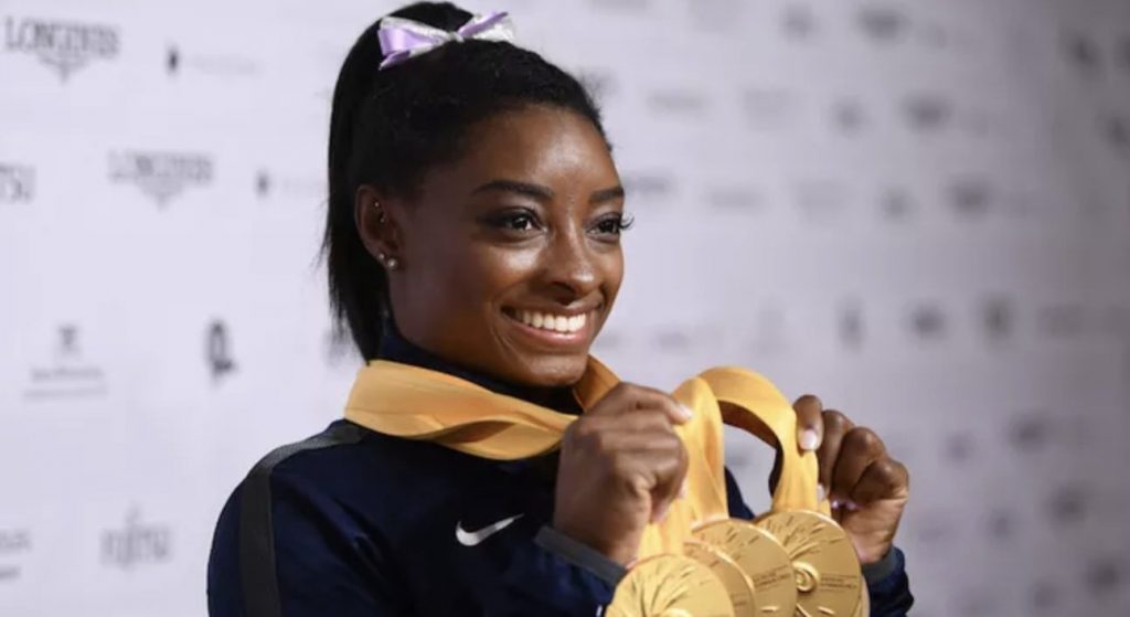 Simone Biles sigue haciendo historia en la Gimnasia Mundial