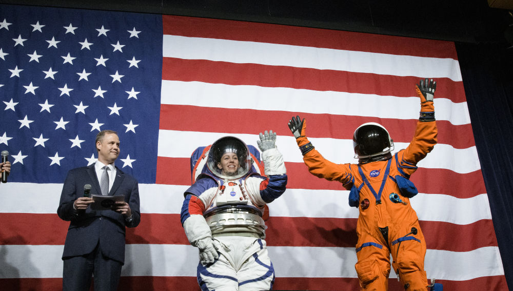 trajes para viaje a la luna