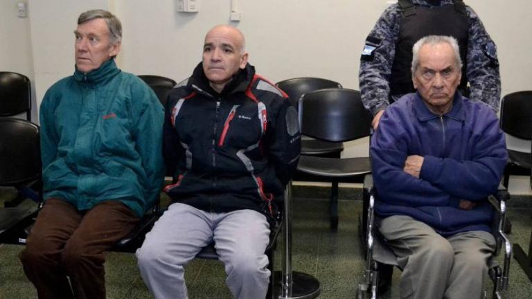 Condenan a sacerdotes y jardinero por violar a niños sordos, en Argentina