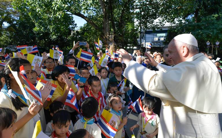 Papa Francisco llega a Japón con un mensaje contra las armas nucleares