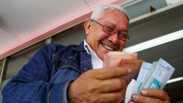 Trabajadores del Estado en Nicaragua reciben aguinaldo