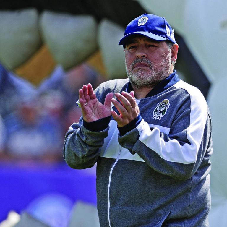 Maradona deja de ser técnico de Gimnasia en Argentina