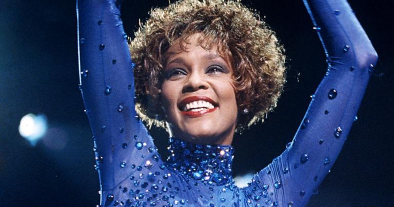 Revelan quién fue la novia de Whitney Houston