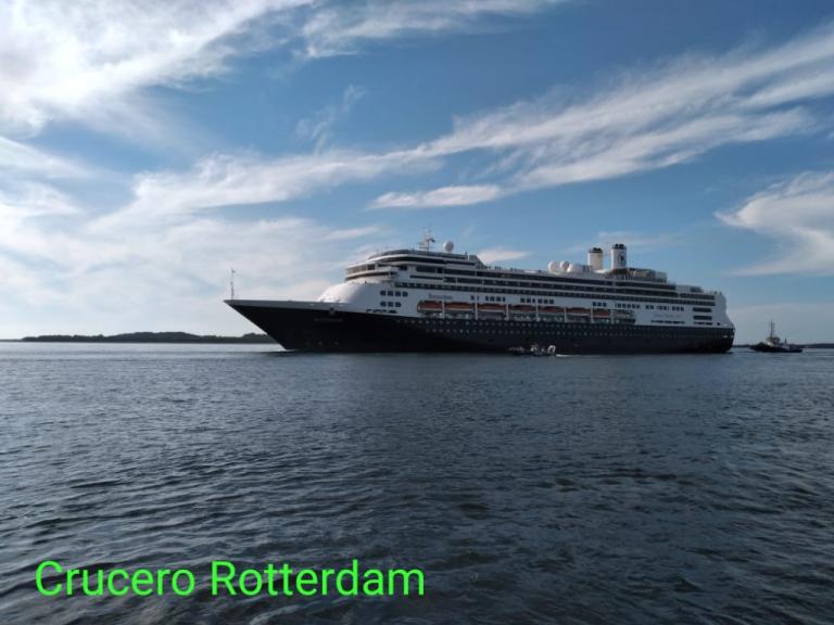 Crucero Rotterdam atraca en Puerto Corinto con 1,444 turistas a bordo