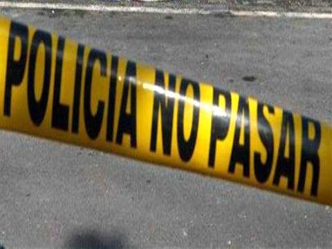 Una muchacha murió y su hermanito quedó grave tras caer de moto en marcha en El Tortuguero