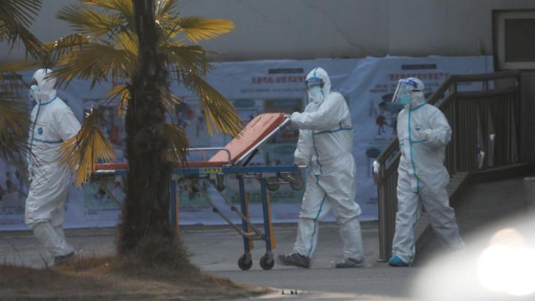 Ascienden a 9 los muertos por coronavirus