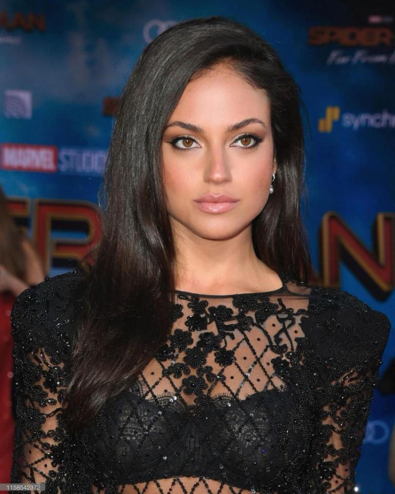 Influencer canadiense, Inanna Sarkis disfruta de Nicaragua en sexy bikini