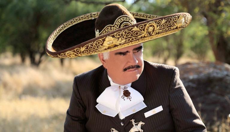 Vicente Fernández arriba a sus 80 años de edad