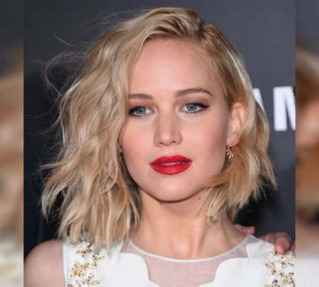 Mujer ingresa a vivienda de Jennifer Lawrence