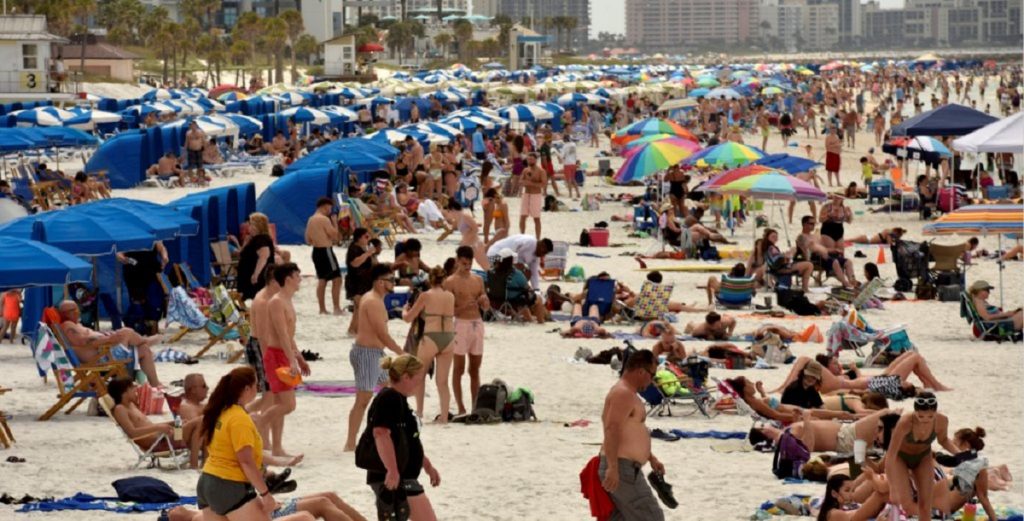 Playas de Florida llenas de turistas