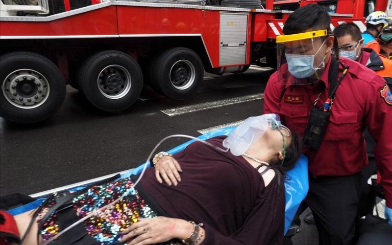 5 personas murieron y 50 resultaron heridas al incendiarse una discoteca en Taiwán