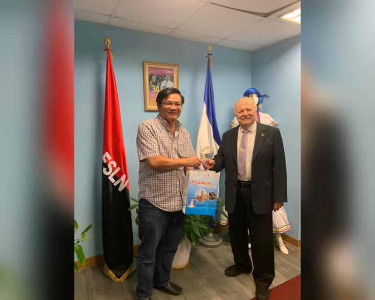 Empresario taiwanés dona 500 termómetros al pueblo de Nicaragua