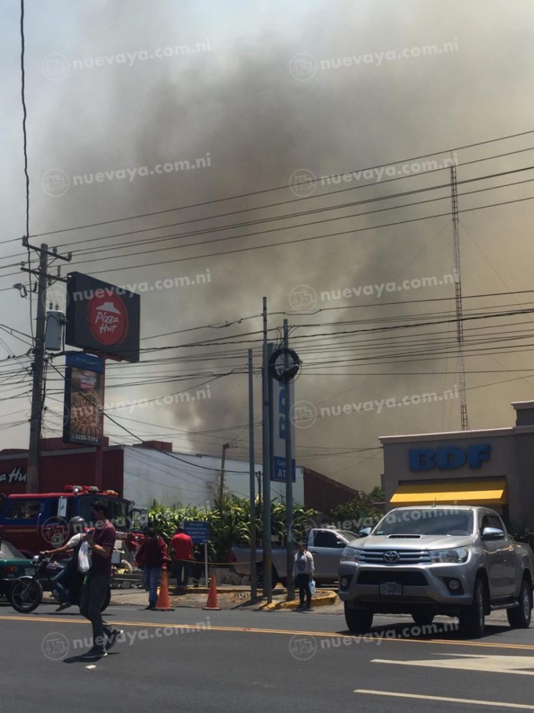 Incendio en laderas de Nejapa 