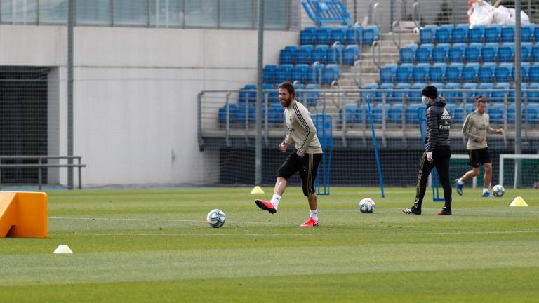 El Real Madrid ya entrena con plantilla completa en España