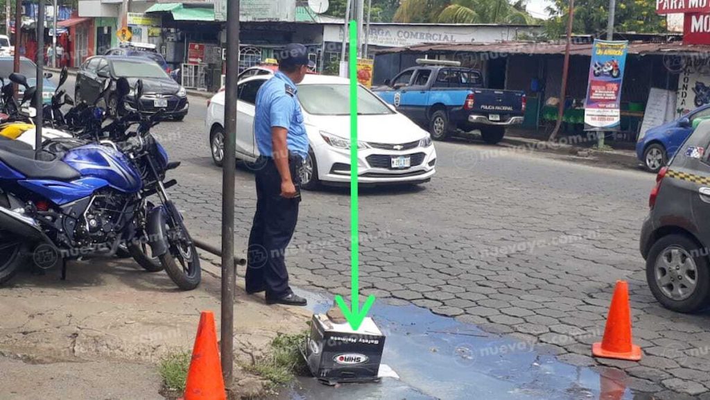 El feto fue encontrado por un trabajado de un local de venta de motos