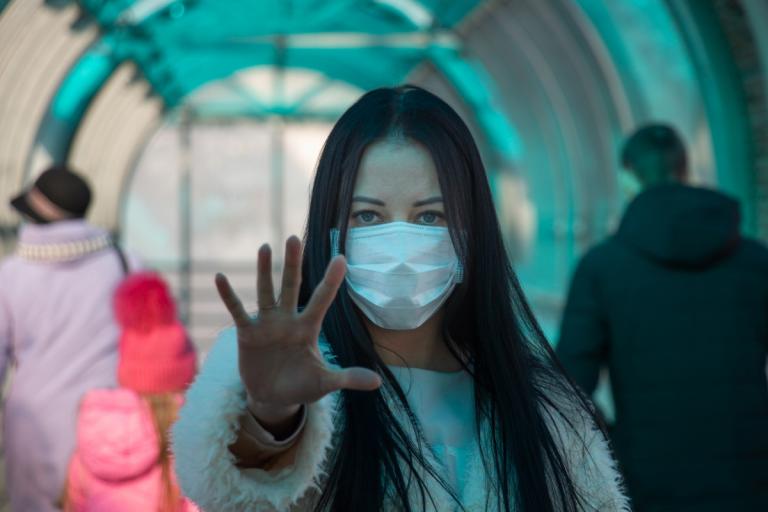 La biología de las mujeres detiene más el ataque del covid-19