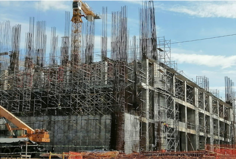 Avanza a paso firme la construcción del moderno Hospital Departamental de León