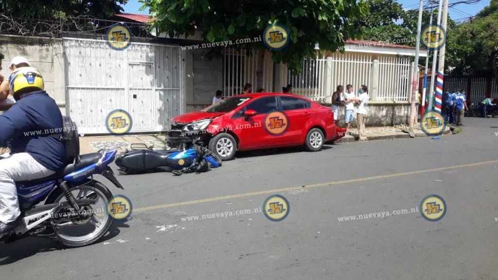 Motociclista con pronostico reservado tras impactar contra un vehiculo en managua 2