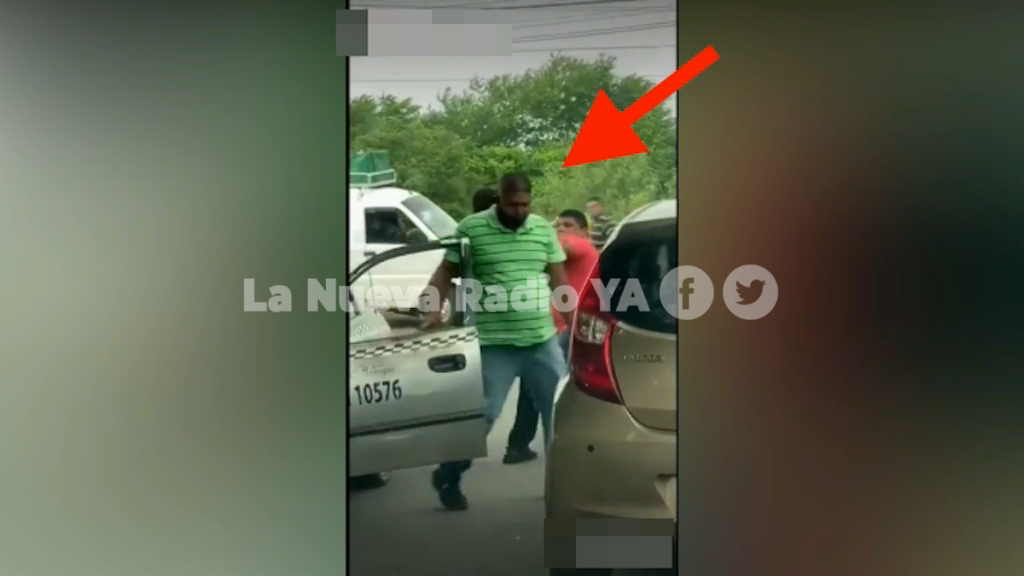 Este es el taxista descarado que se robó un celular durante un pleito de colegas en Managua