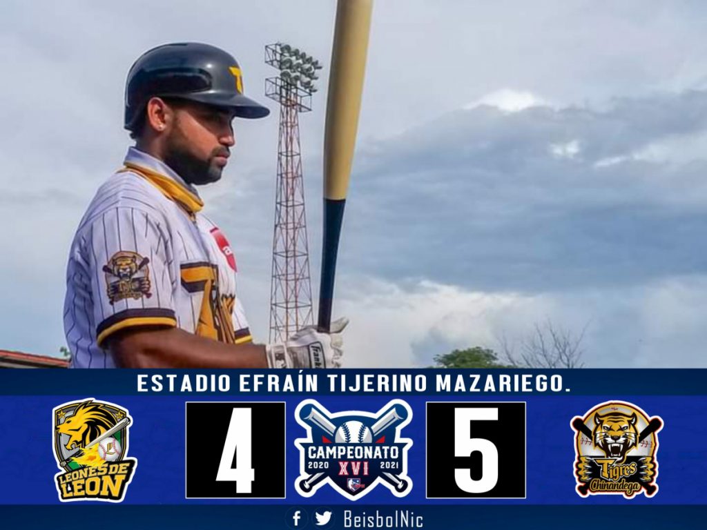 Los Tigres de Chinandega, único invicto, derrotan por la mínima 5-4 a los Leones de León. Foto cortesía @BeisbolNic